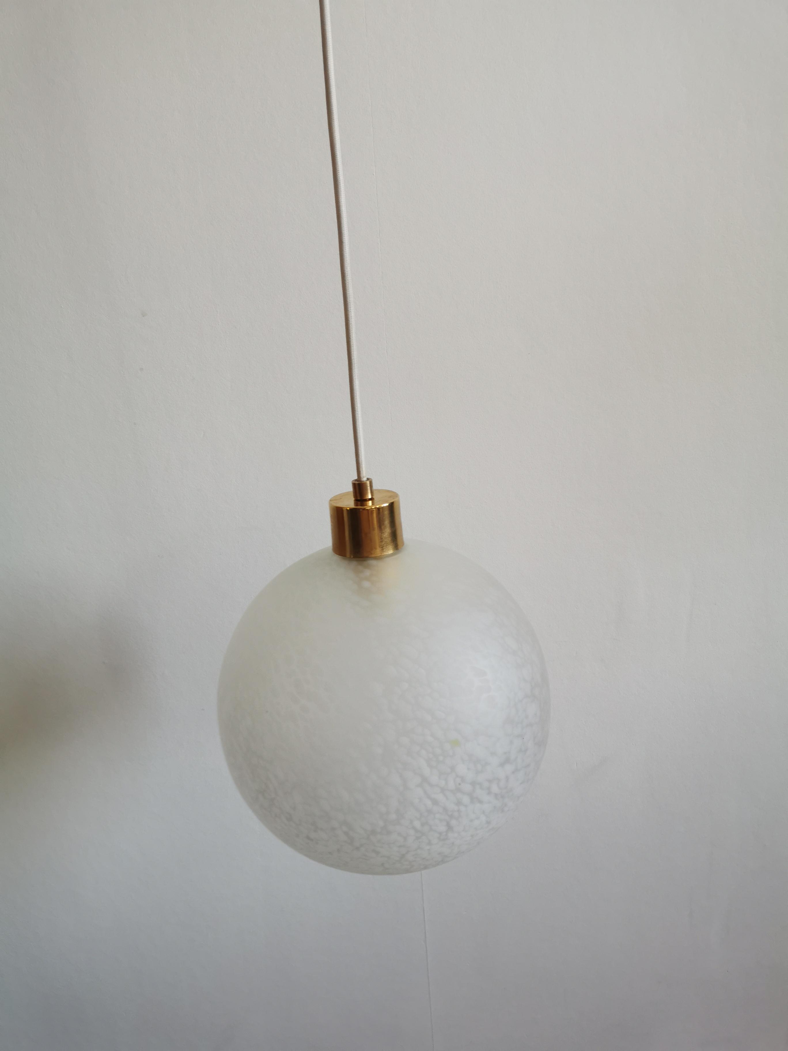 Suspension ball in clichy glass