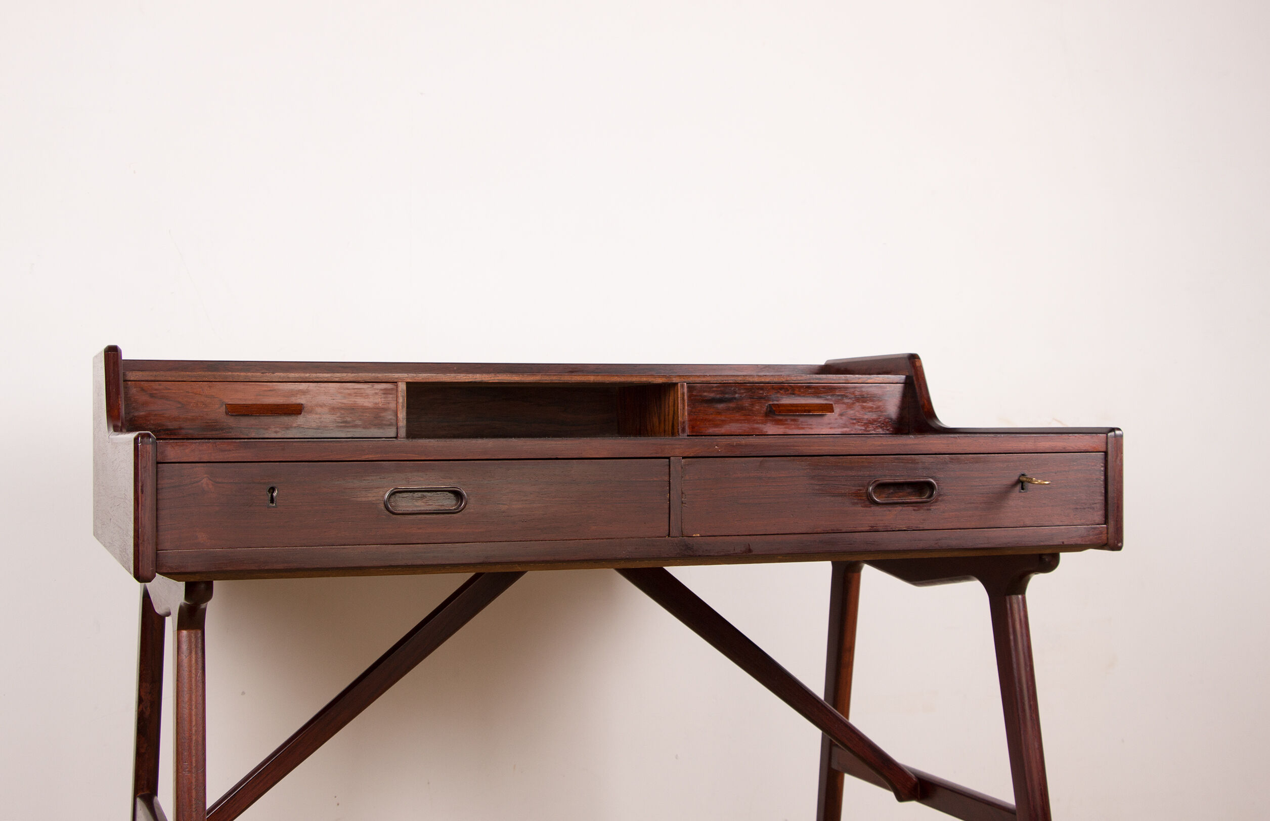 Danish rosewood desk, model 56 by Arne Wahl Iversen for Vinde Mobelfabrik 1960.