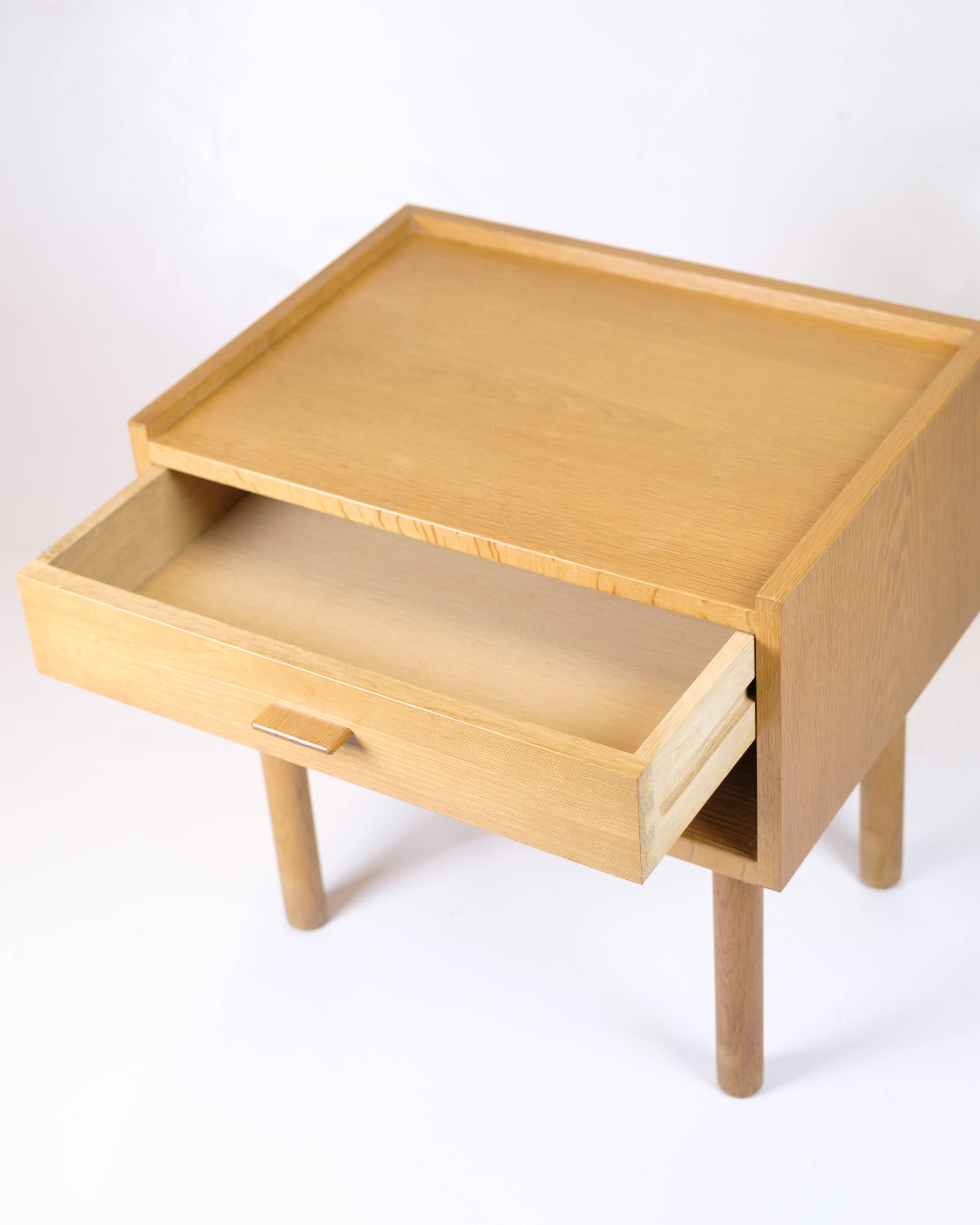 Bedside table / nightstand - Hans J. Wegner - Ry Møbelfabrik - oak - 1960