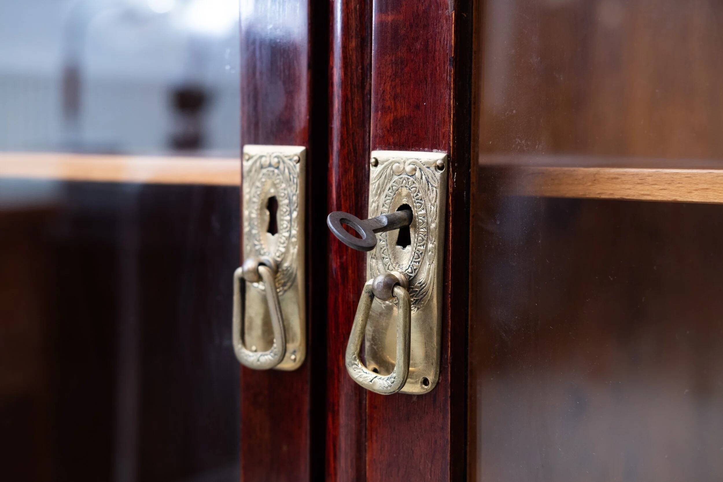 Original Art Nouveau bookcase (Vienna, circa 1910)