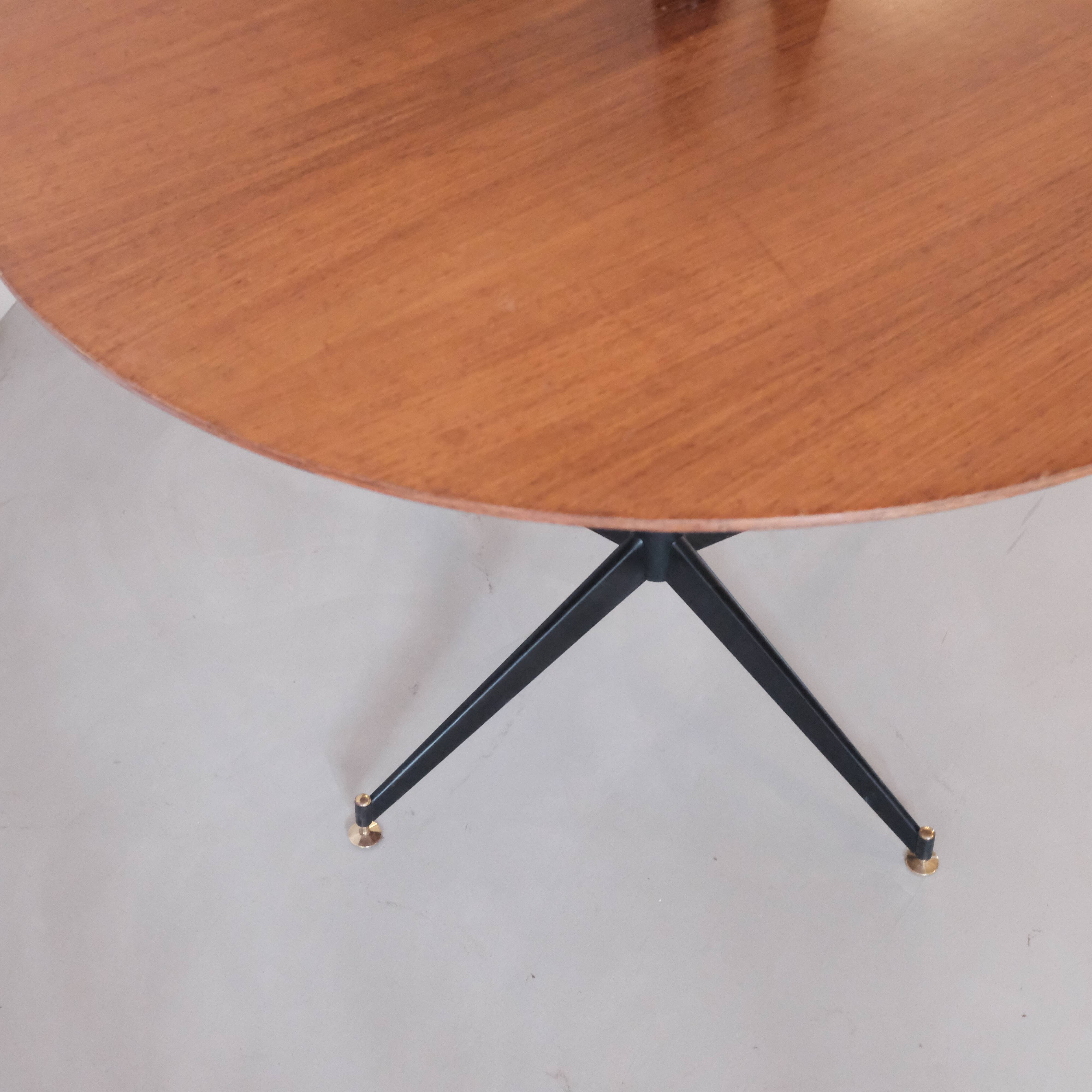 Vintage design round table, Italy, circa 1950.