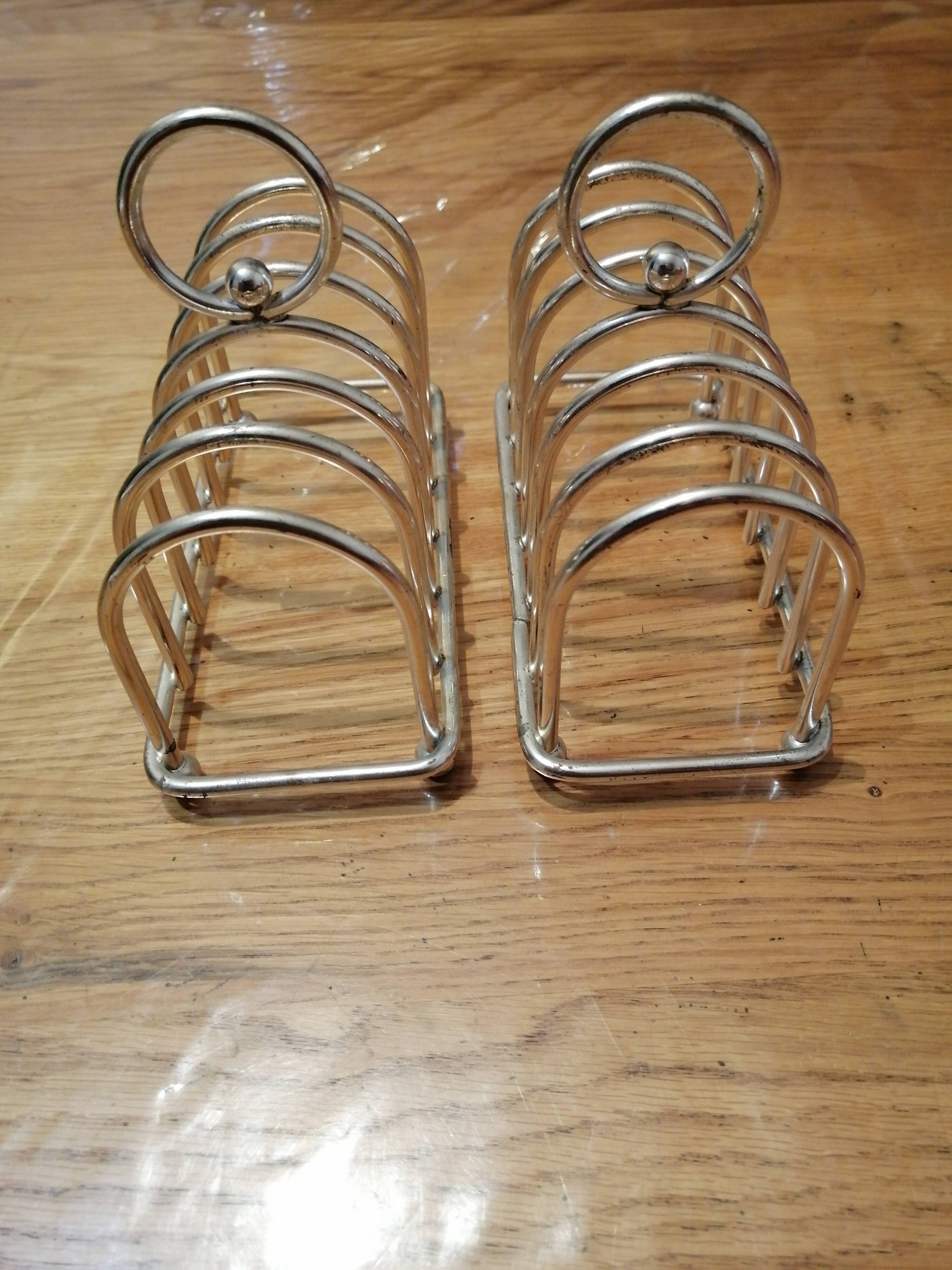 Set of two toast holders