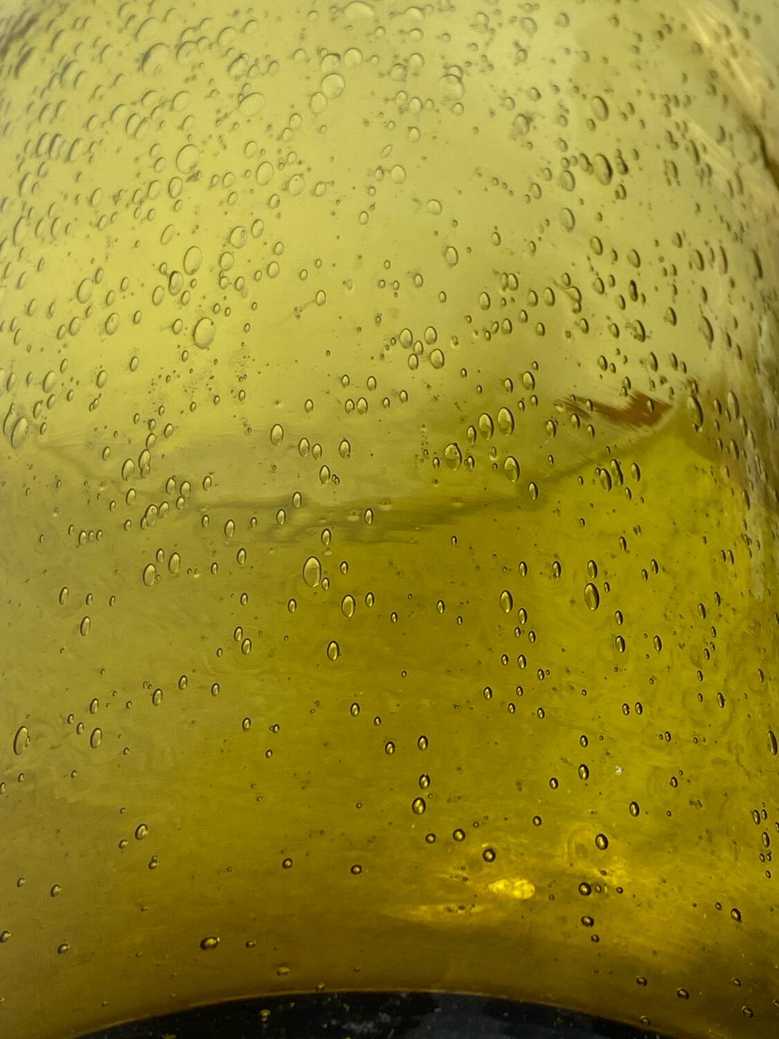 Grand vase en verre bullé et soufflé Biot