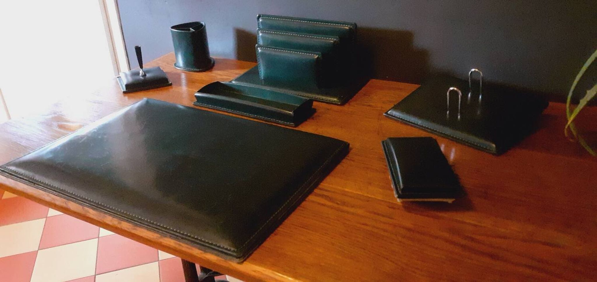 Vintage 7 Piece Office Set from the 50s in Green Leather "Le Tanneur".