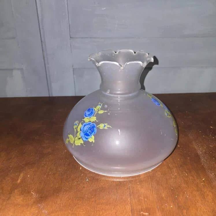 Vintage globe with blue flowers – Frosted glass lampshade in a romantic style