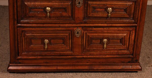 Petite Commode En Chêne Du 17° Siècle William And Mary