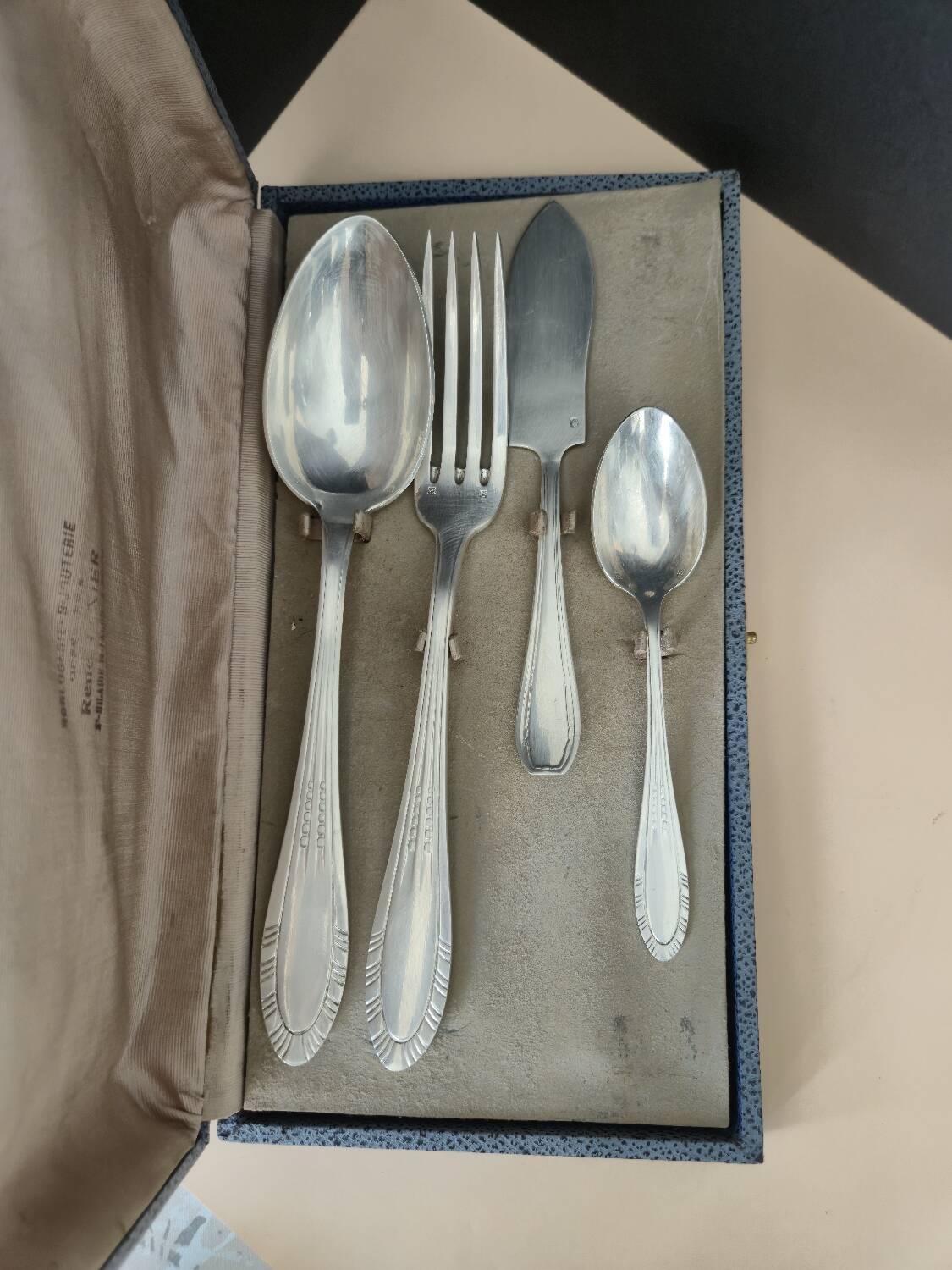 Antique silver-plated cutlery set – hallmark 8★4 – with jewel case