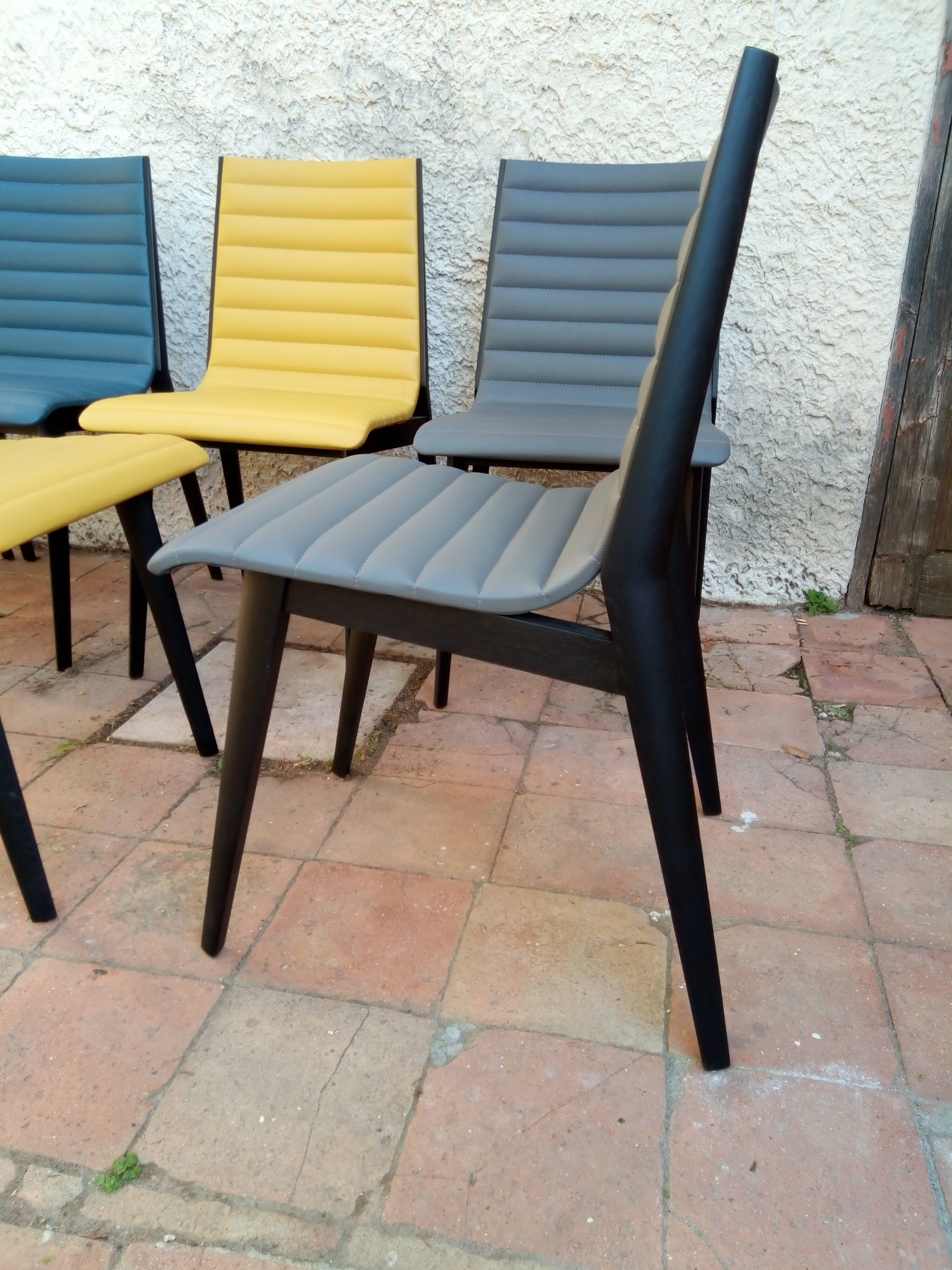 Suite of 6 modernist chairs from the 80s