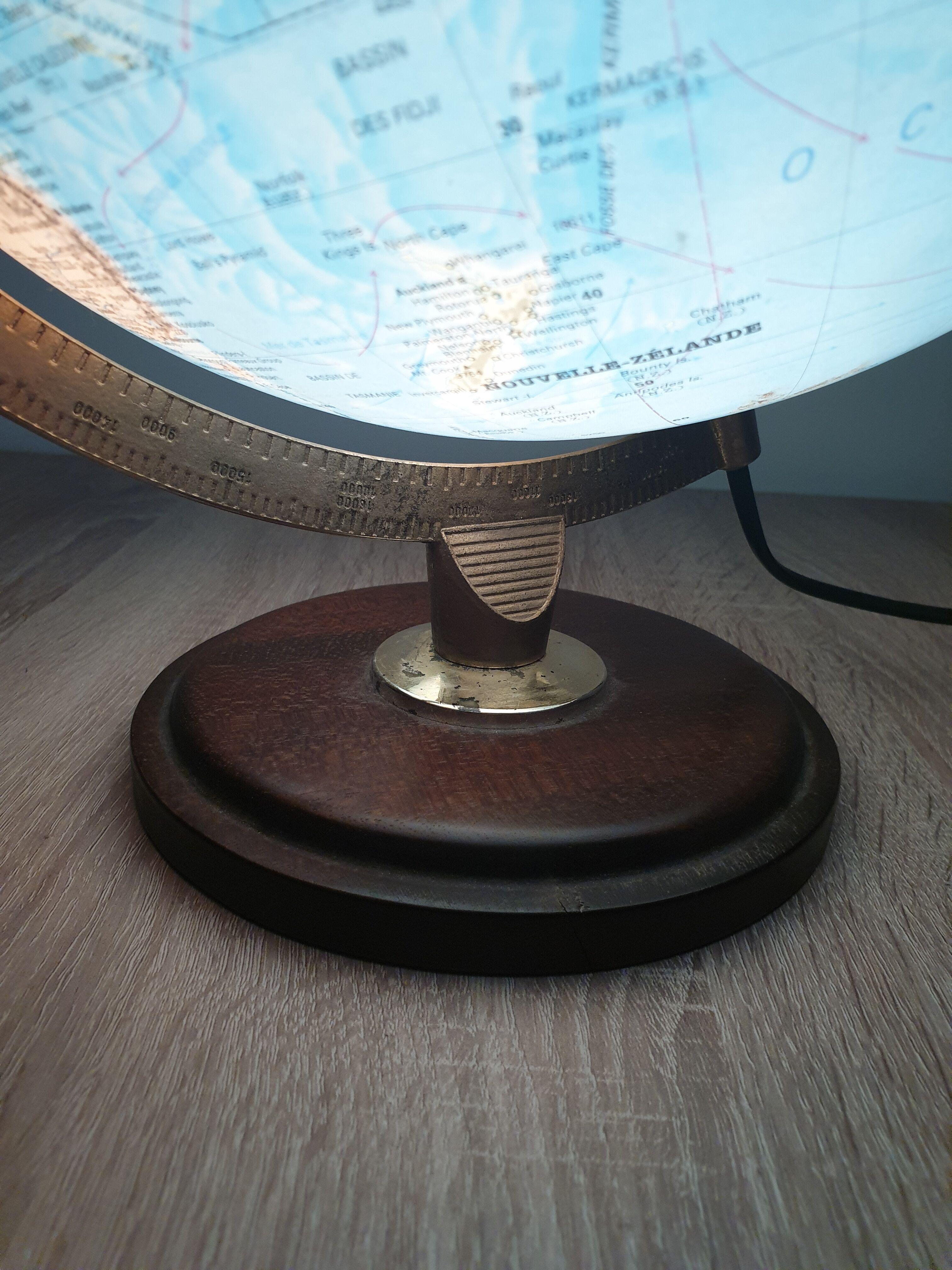 Former terrestrial globe mMichelin