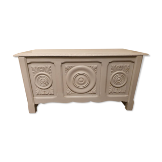 Solid wood chest