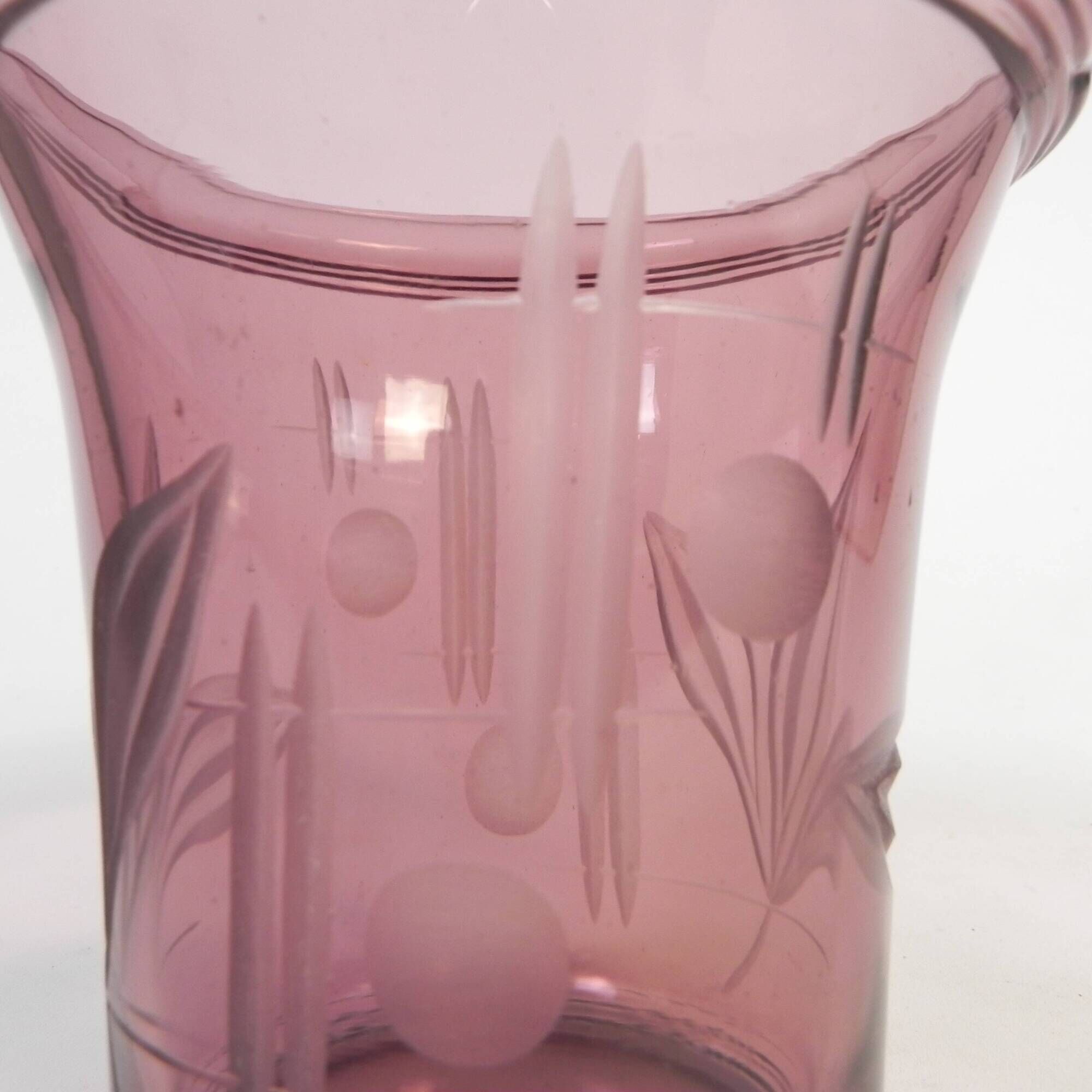 Art Deco vase with engraved geometric and floral motifs, 1930s