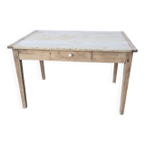 Farm table