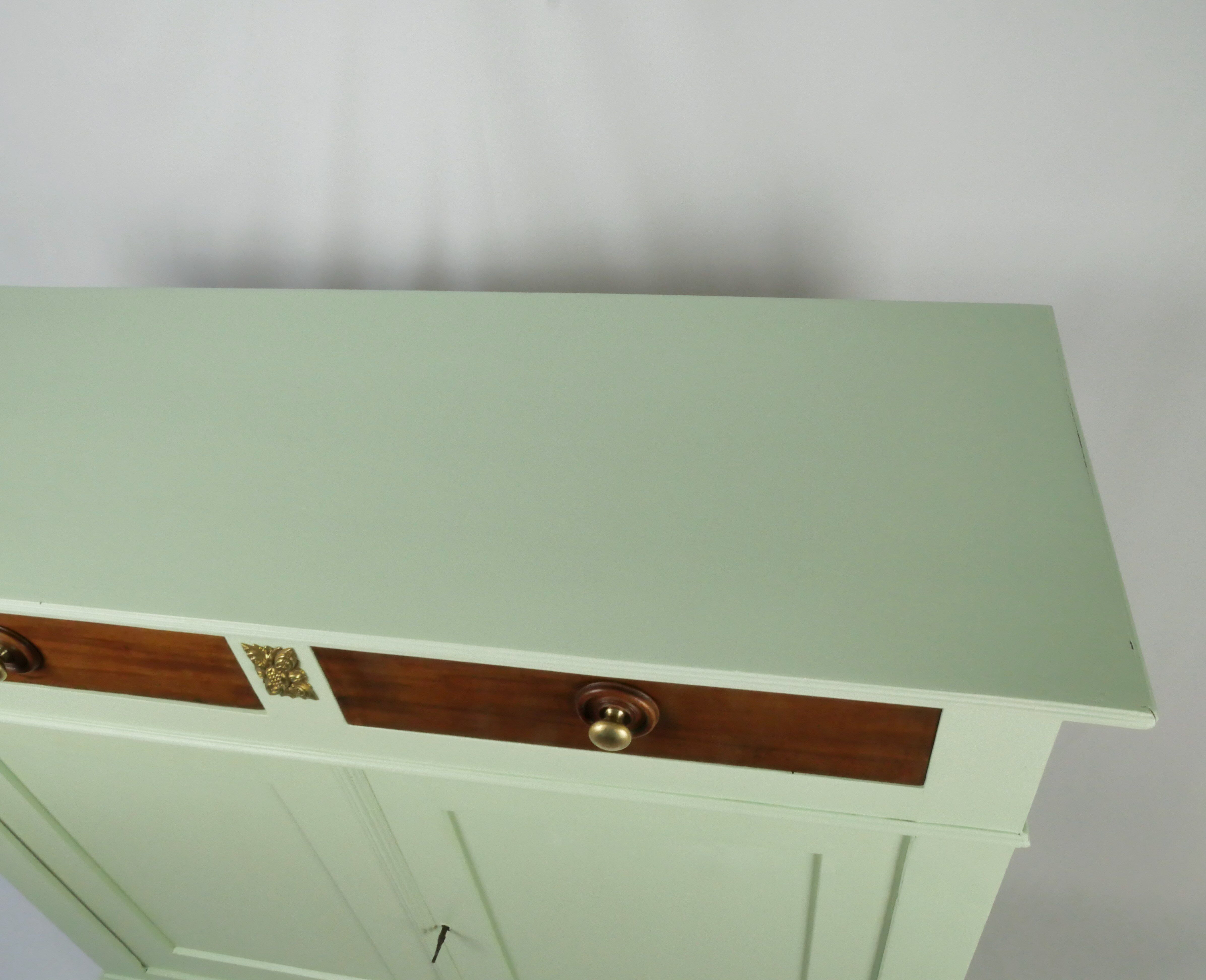Wooden sideboard 2 doors