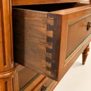 Louis XVI style commode – Solid mahogany – Brass inlays – Late 19th century