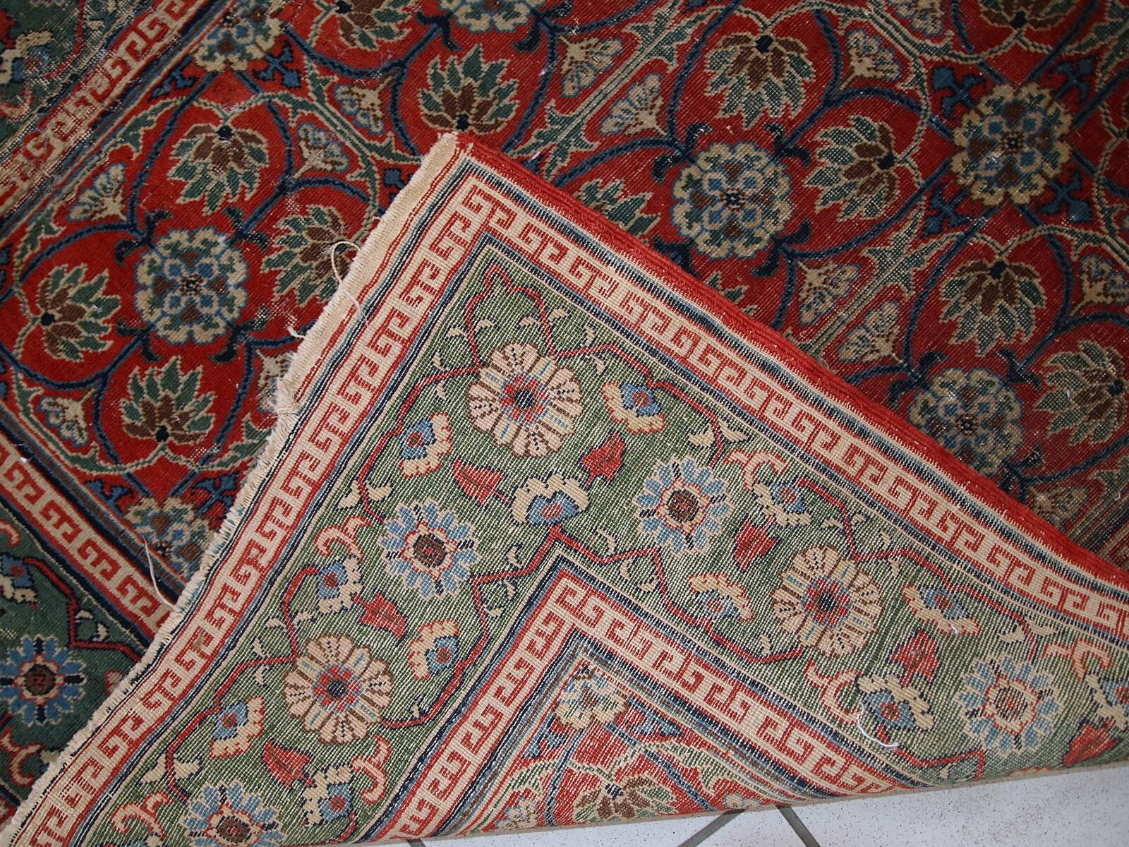 Tapis Antique Khotan d'Asie Centrale, Années 1900, Élégance Authentique