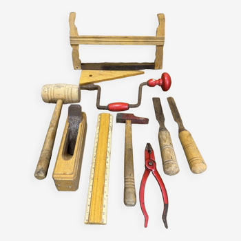 lot jouets anciens, outils de menuiserie, bois, scie, rabot, marteau,...