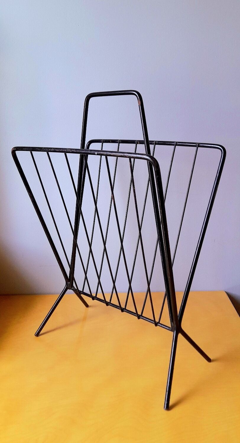 Metal magazine holder