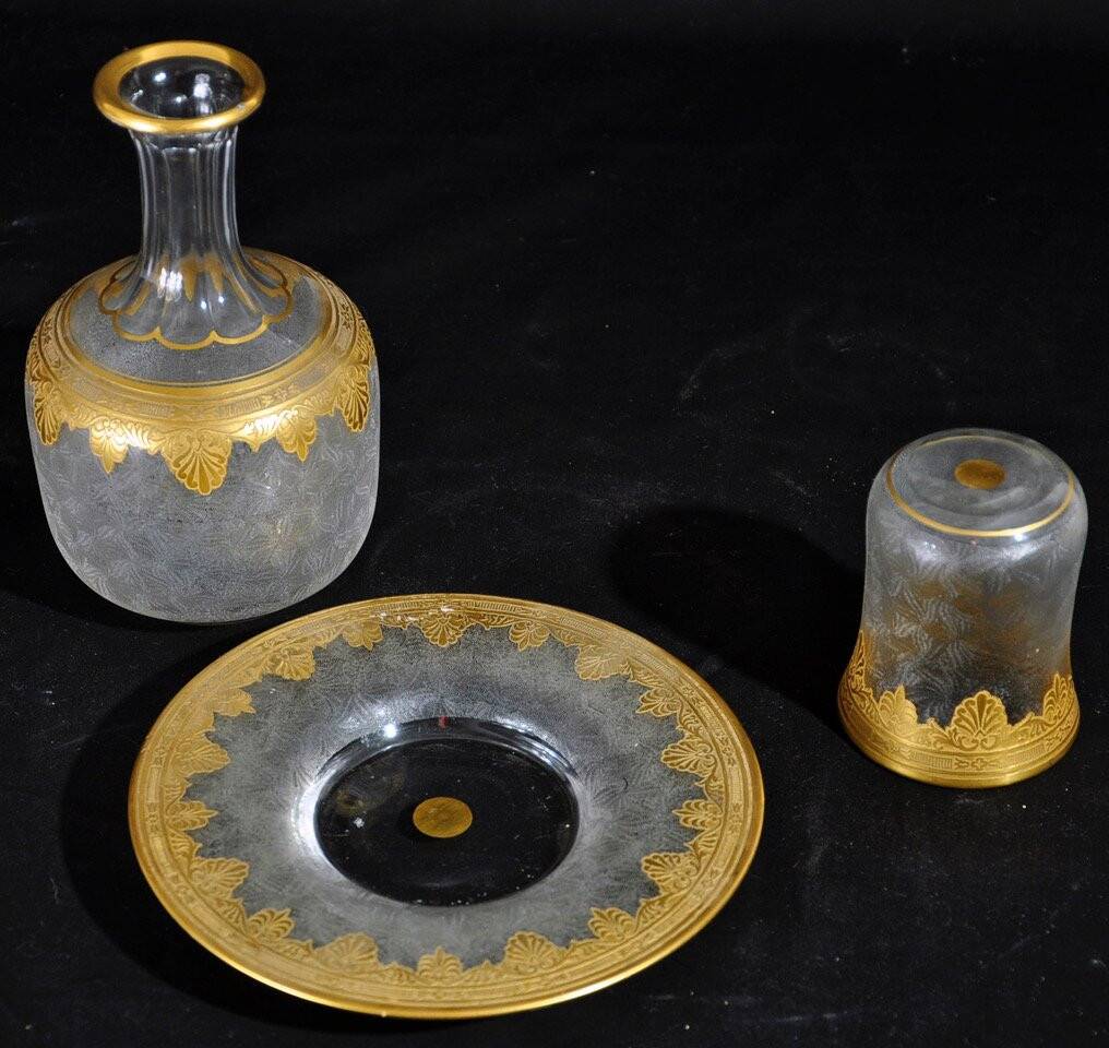 Service de nuit en cristal gravé et dorure, XIXe siècle