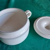 Soup tureen, vegetable dish