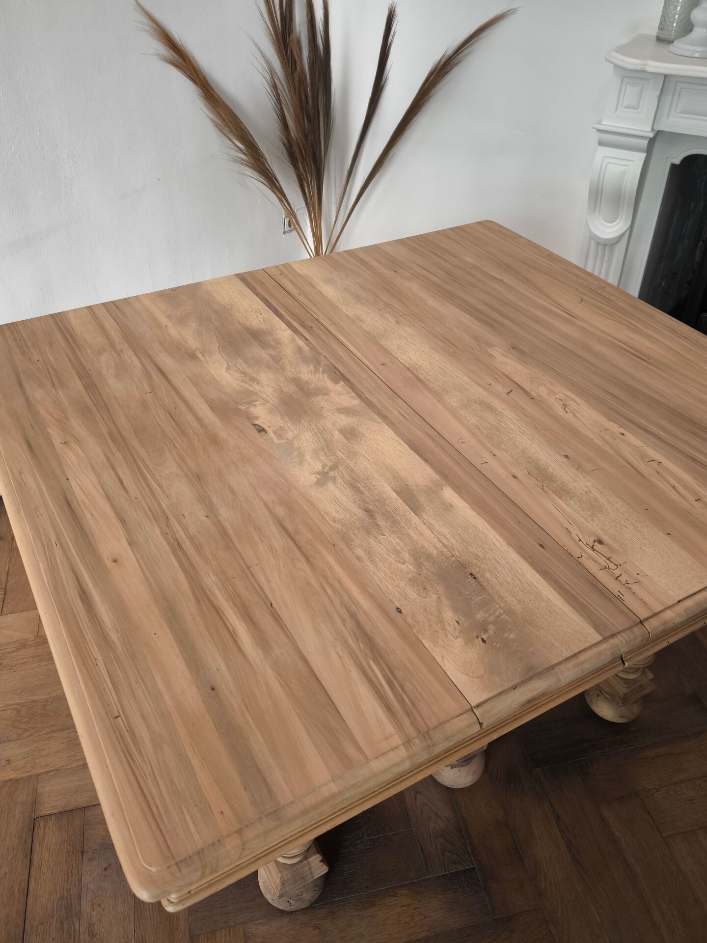 Henri II mid-table in solid walnut – Custom finish