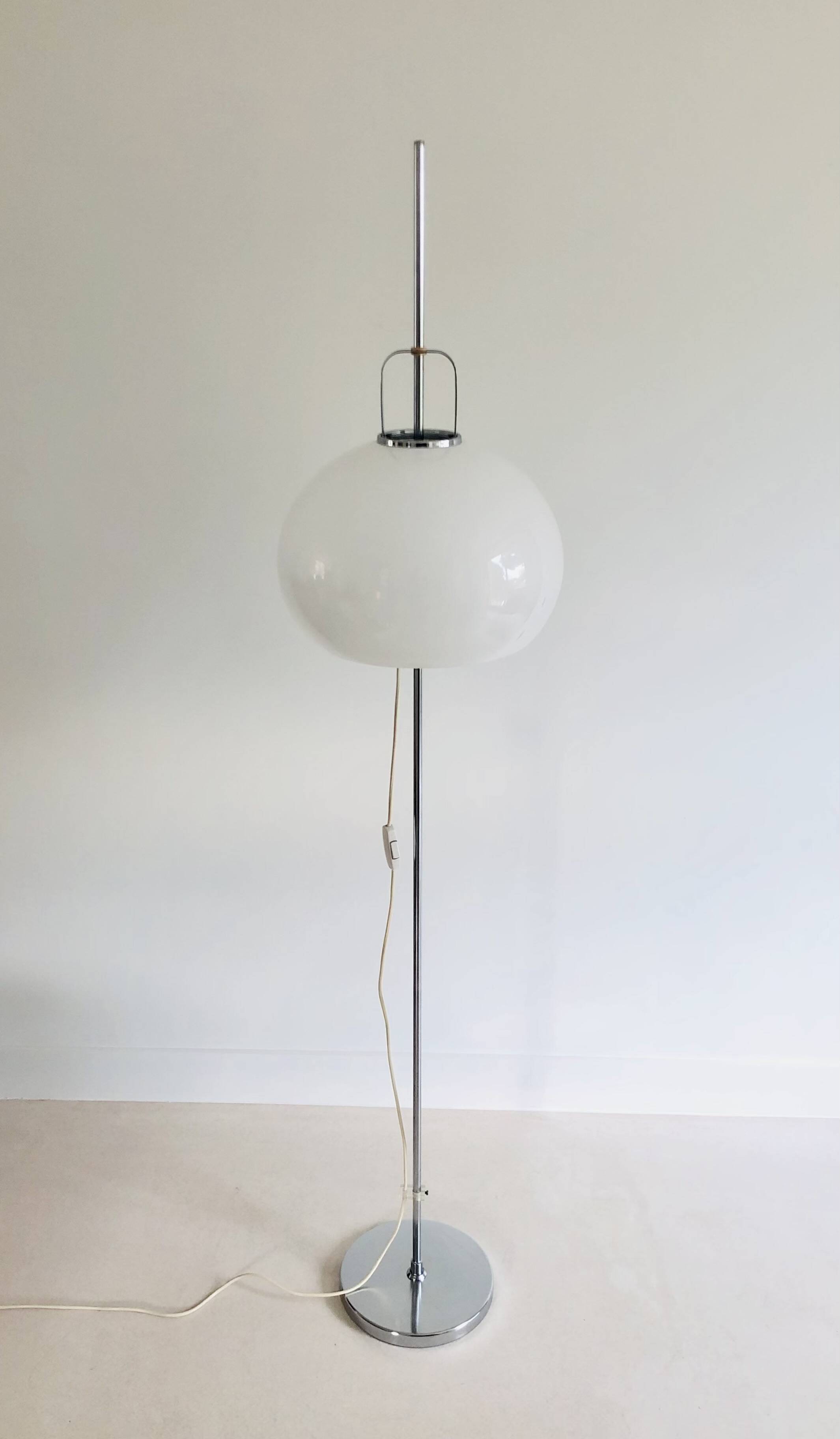 Lampadaire vintage "Lucerna" de Harvey Guzzini pour Meblo, Italie 1970