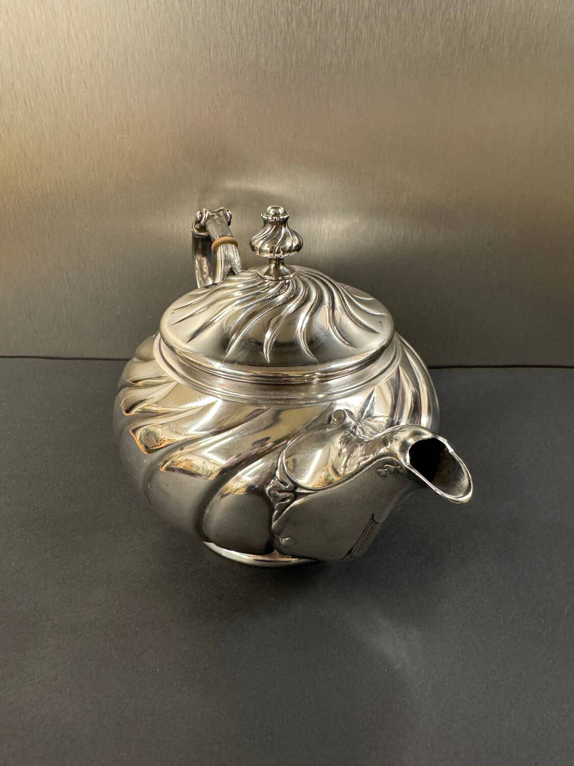 Teapot from the silversmith's house of Cailar & Bavard, early 20th century