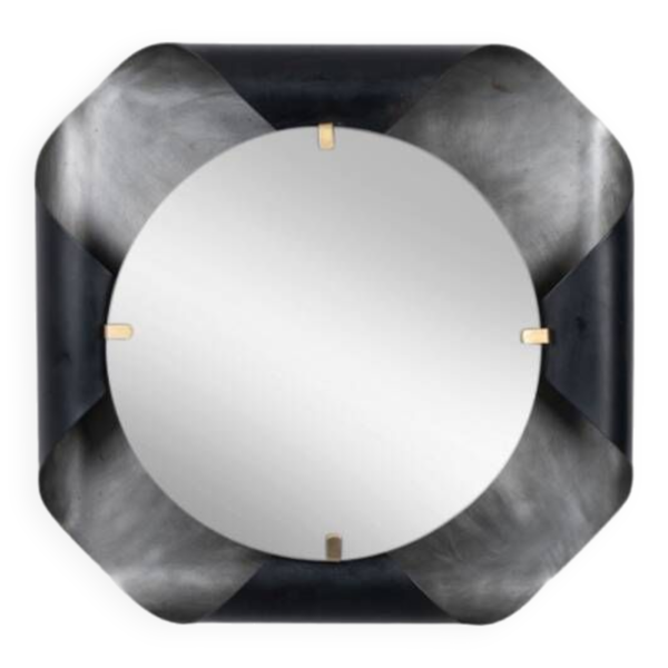 Miroir en métal courbé et laiton doré. Années 1970.
