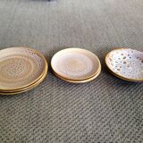 Set of 8 plates
