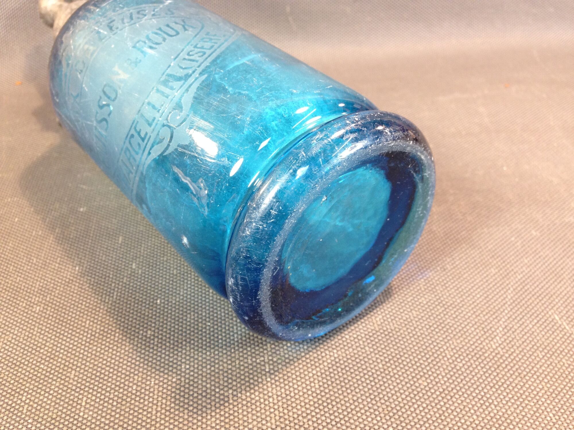 Former little siphon of bistro seltz water deco vintage blue bar Isère
