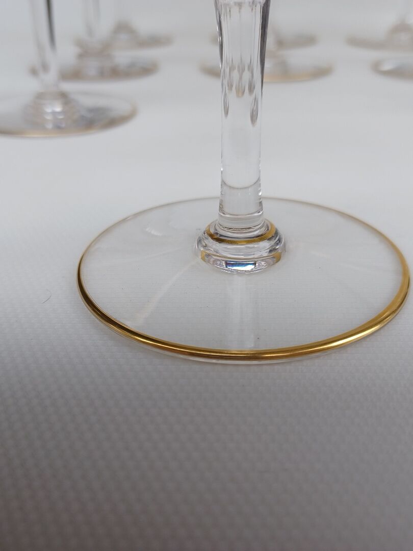12 Champagne glasses in Baccarat crystal, circa 1870-1880.