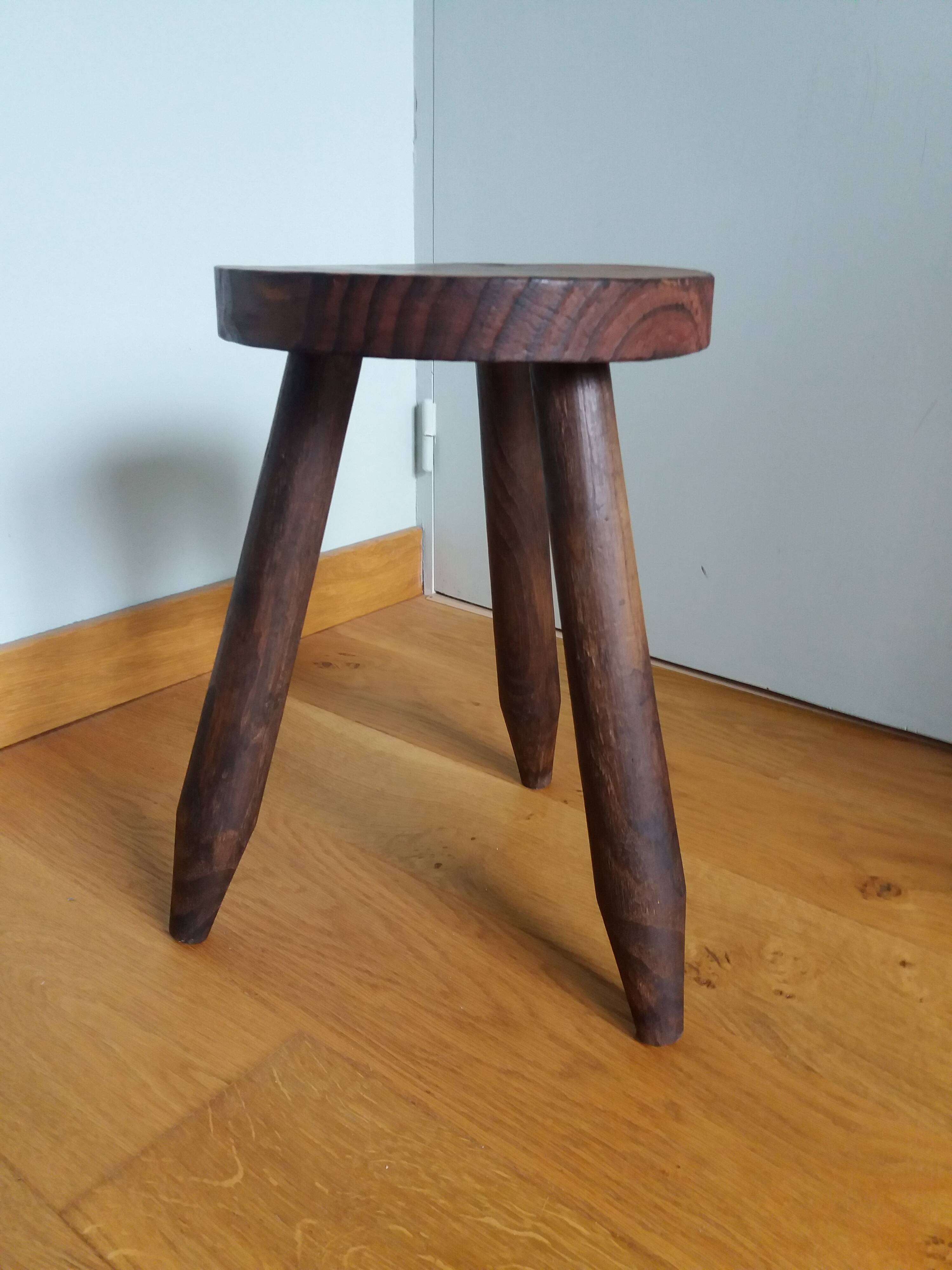 Tripod pencil leg stool