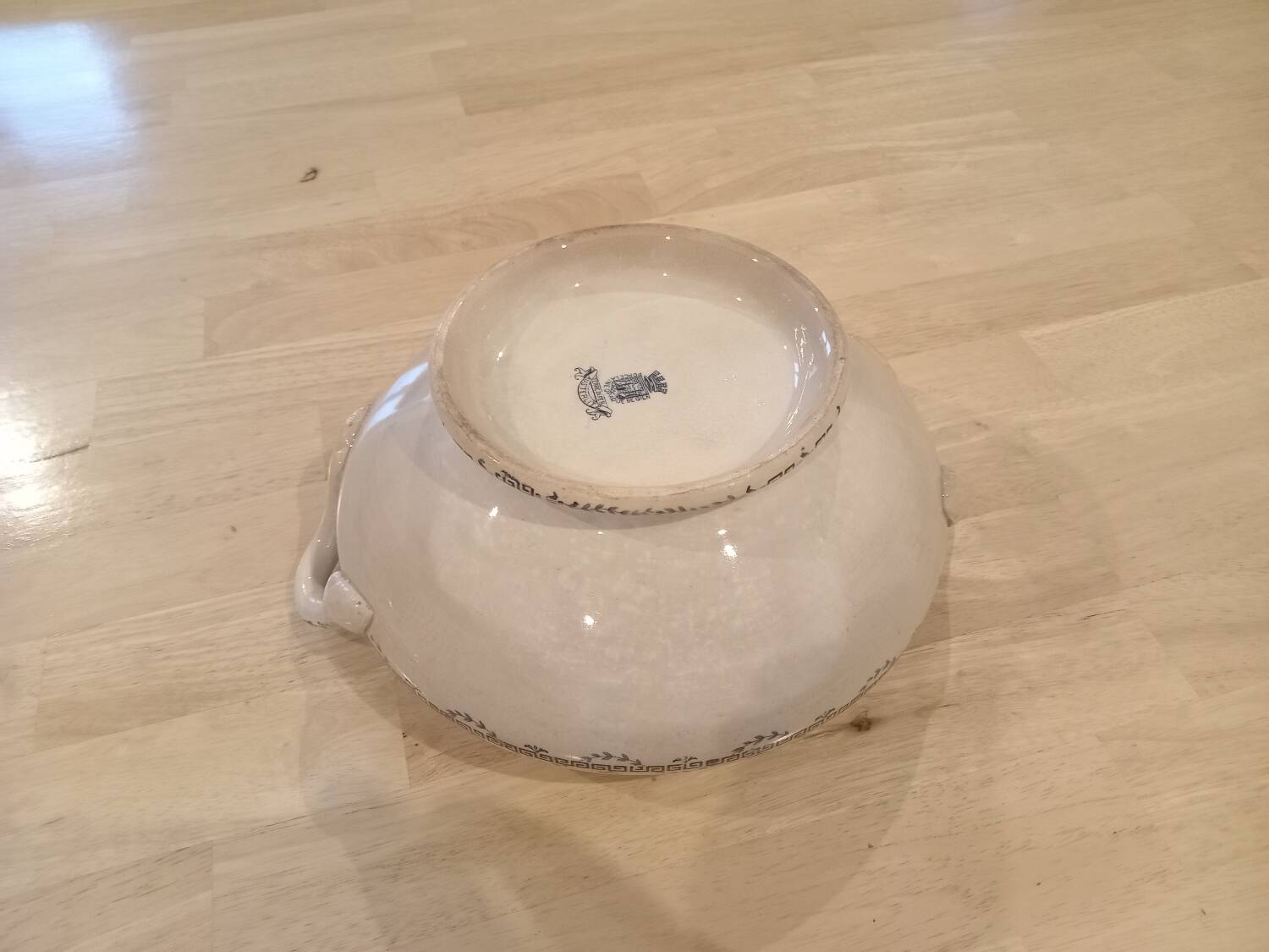 GIEN Iron Earth Soup Tureen