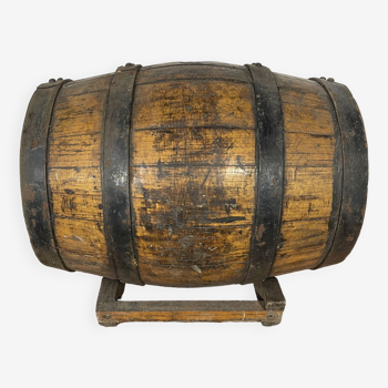 Barrel wine barrel