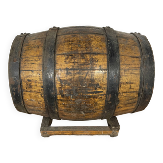 Barrel wine barrel