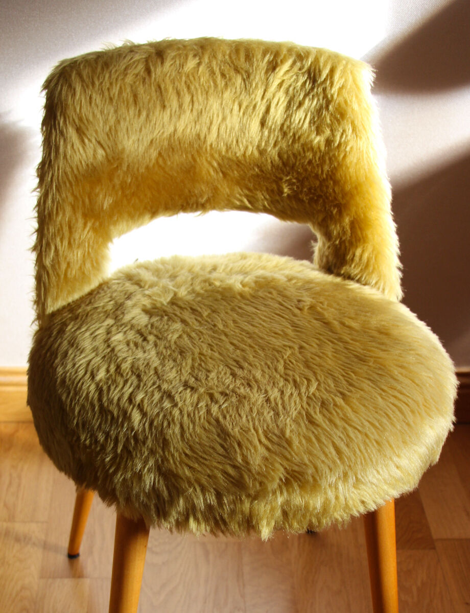 Fauteuil moumoute moutarde pour enfant