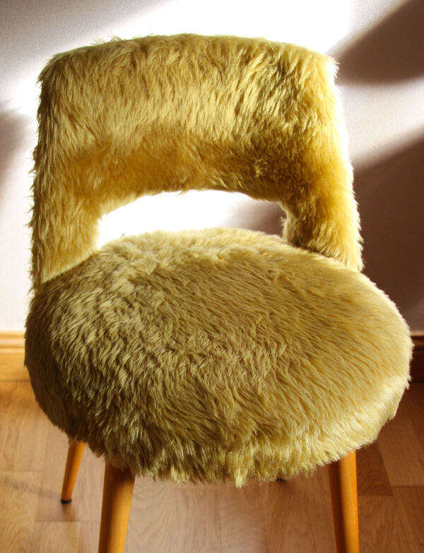 Fauteuil moumoute moutarde pour enfant