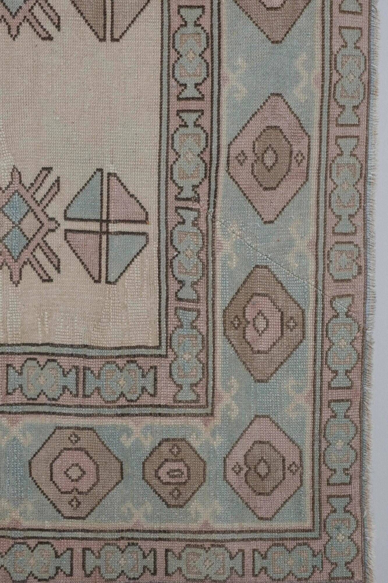 Vintage Turkish rug handmade 196x284 cm