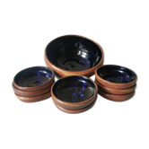 Salad bowl and enamelled sandstone cups