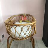 Rattan cradle on foot