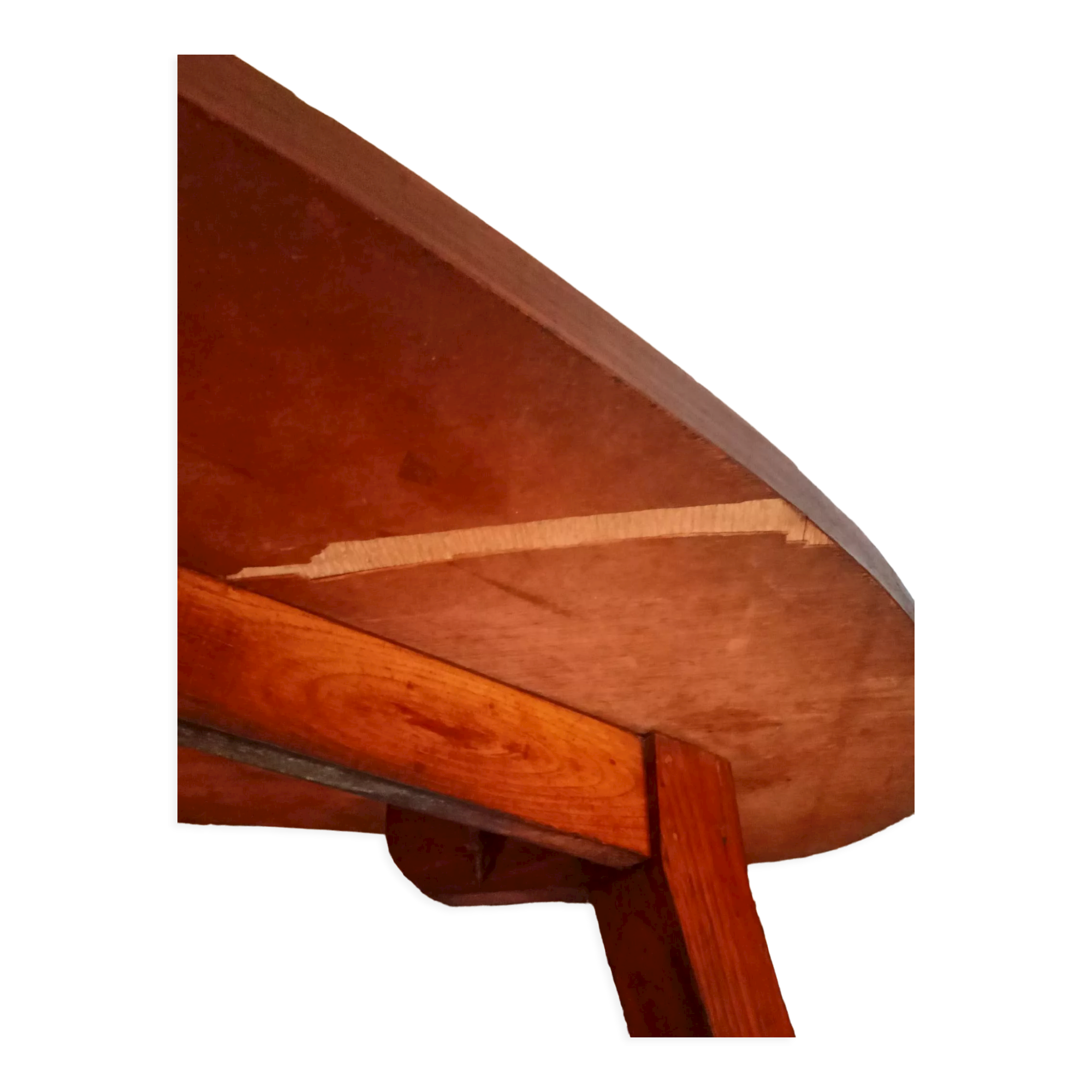 Tripod bean coffee table