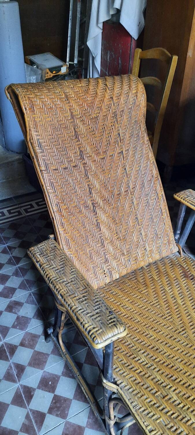 Vintage rattan lounge chair