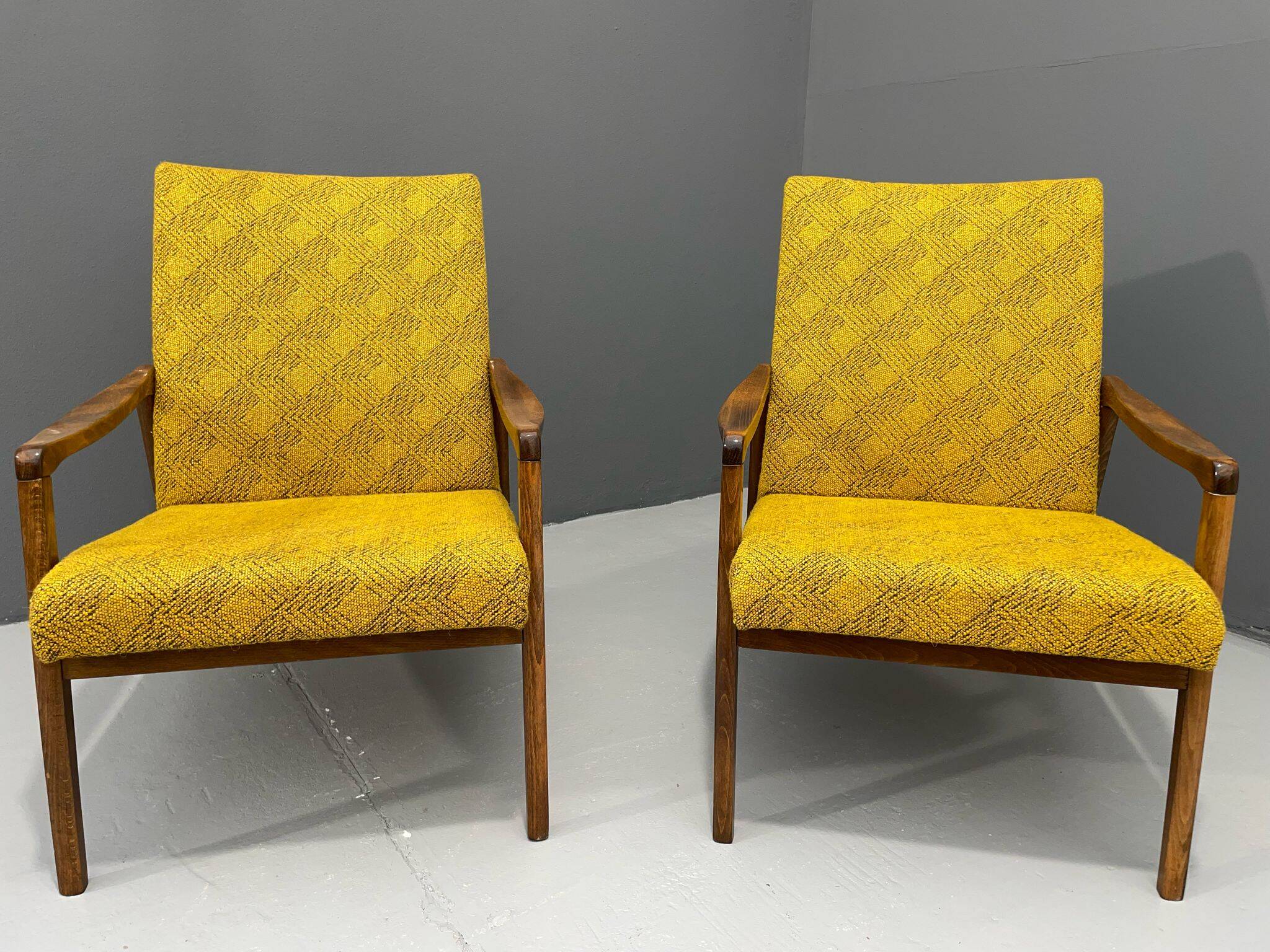 Fauteuils de Jiří Jiroutek – Interiér Praha, années 1960-70
