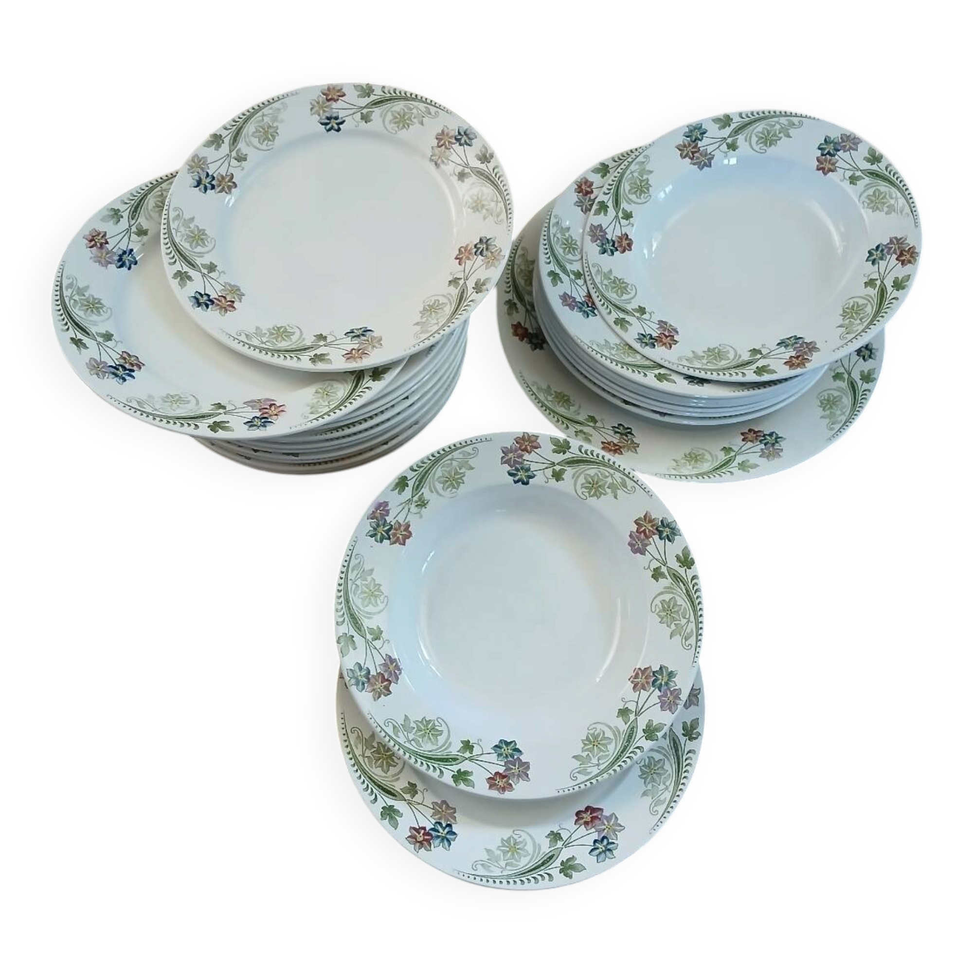 23 assiettes + plat anciens U&C Sarreguemines