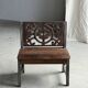 Mini banc à dossier sculpté à motif de rosace et volutes H59 L51