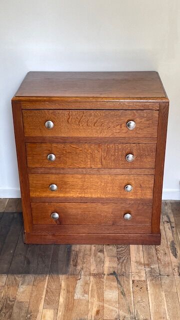 Art deco oak chest of drawers