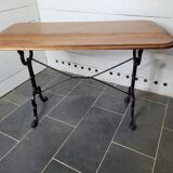 Bistro table in cast iron and oak top