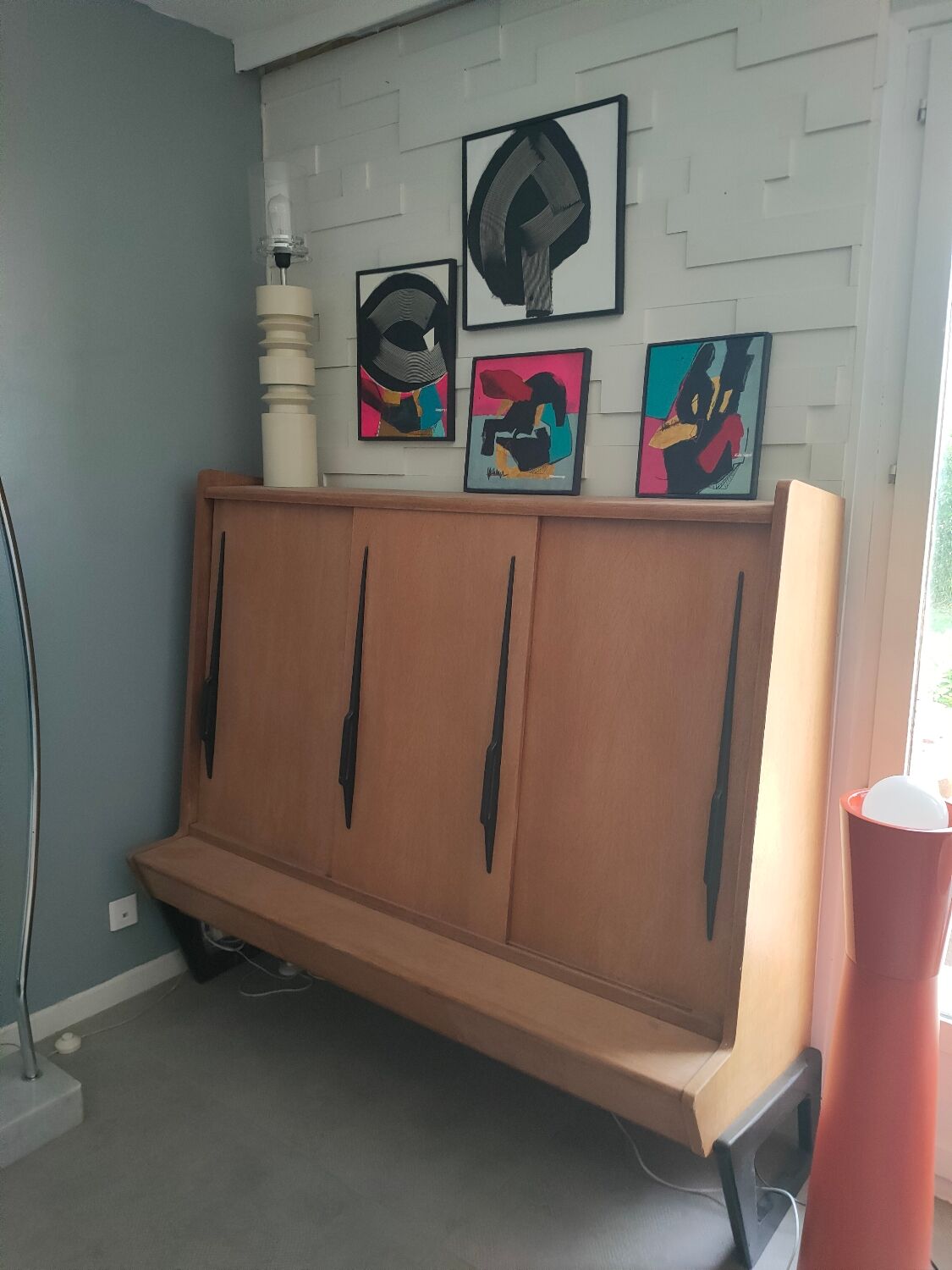 High sideboard by Gérard Guermonprez dating from the 1950s in blond oak