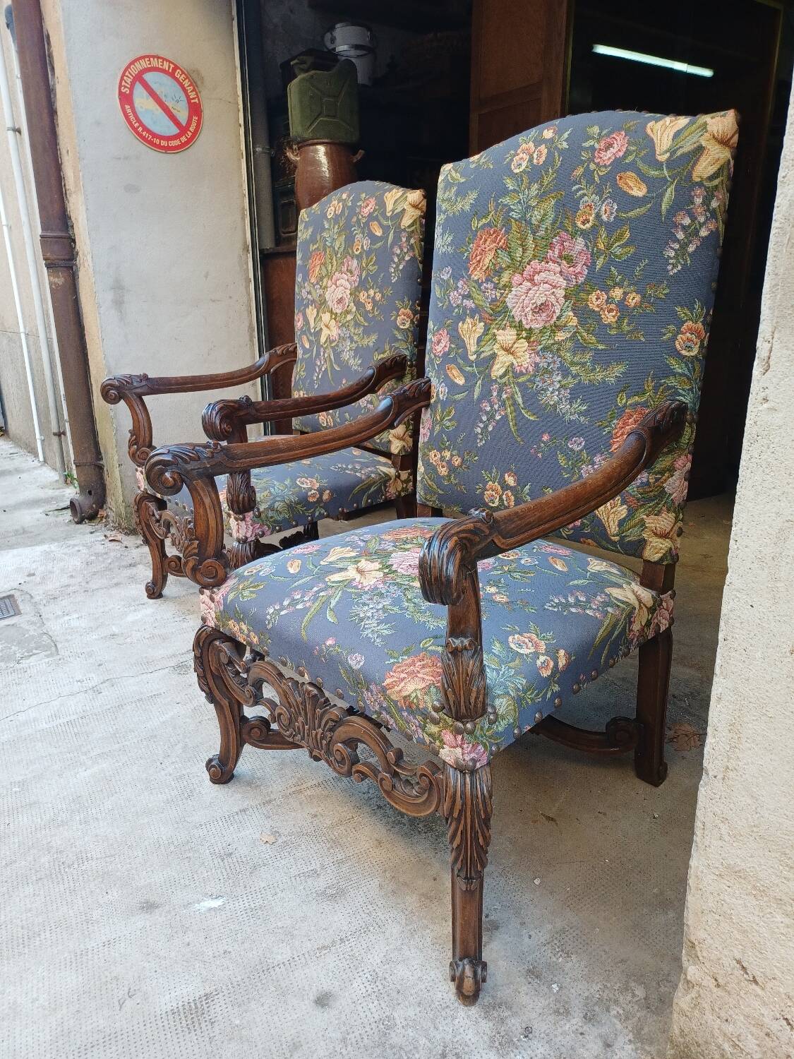 Pair of large antique Baroque style armchairs, in perfect condition.