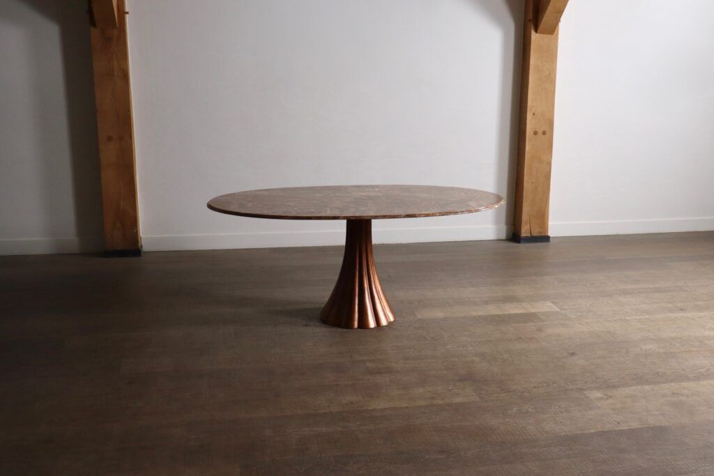 Oval onyx marble dining table by Angelo Mangiarotti, Italy, 1970s