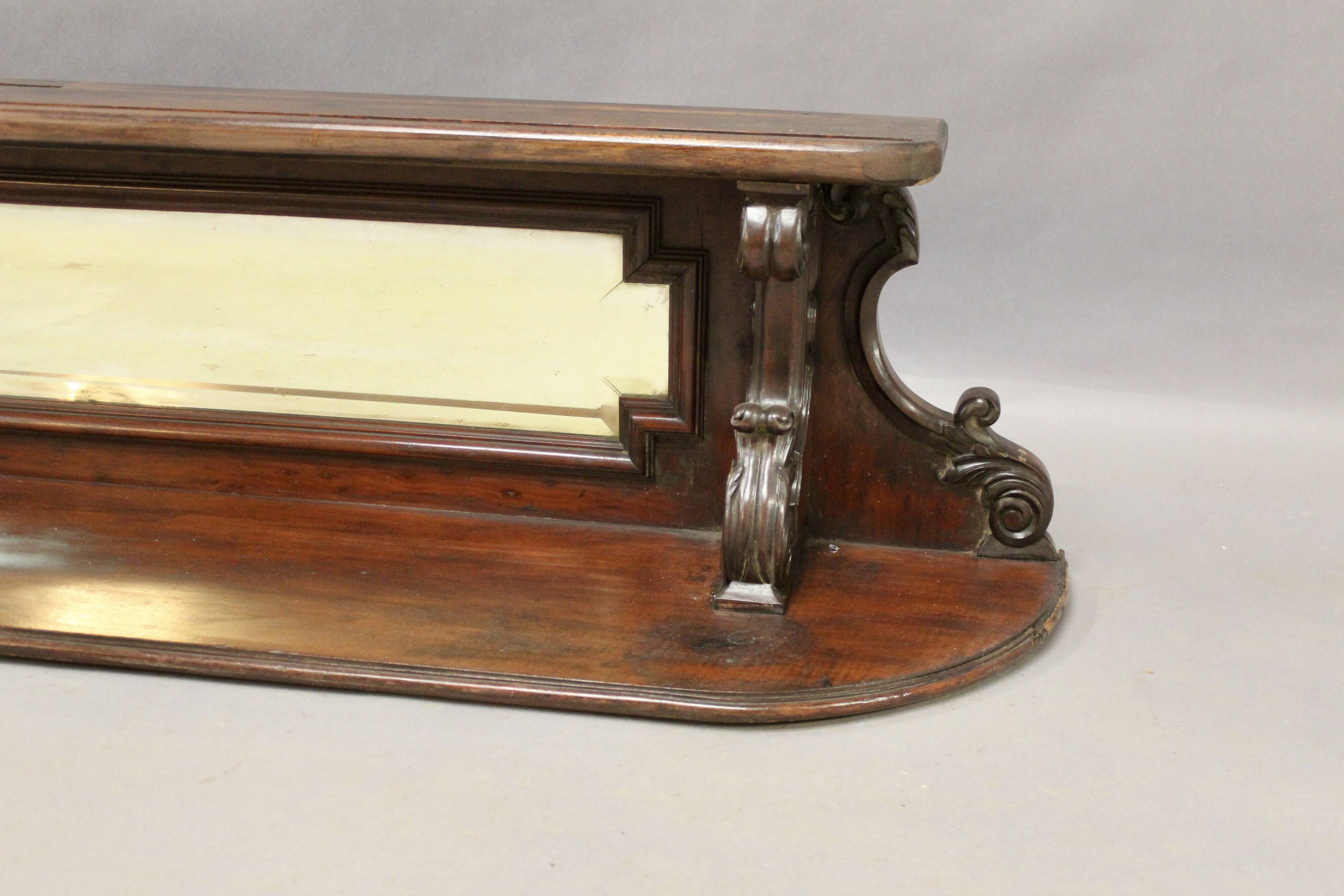 Etagère de présentation avec miroir biseauté